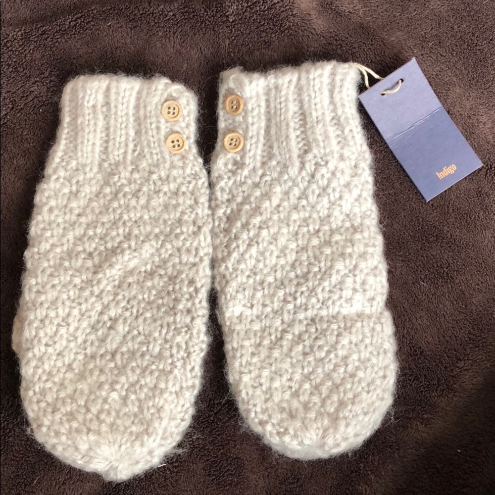 Pair of knitted mittens